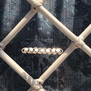 ✨3/$10✨ brooch gold pin hearts and circles